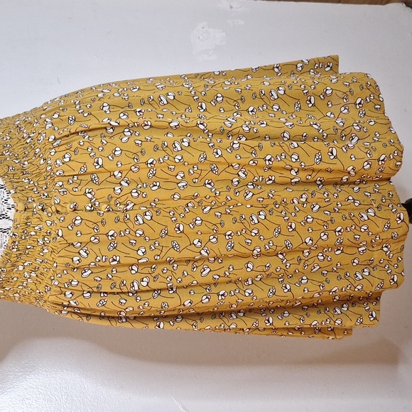 Gorgeous Yellow Mini Dress (with pockets) - Picture 7 of 12